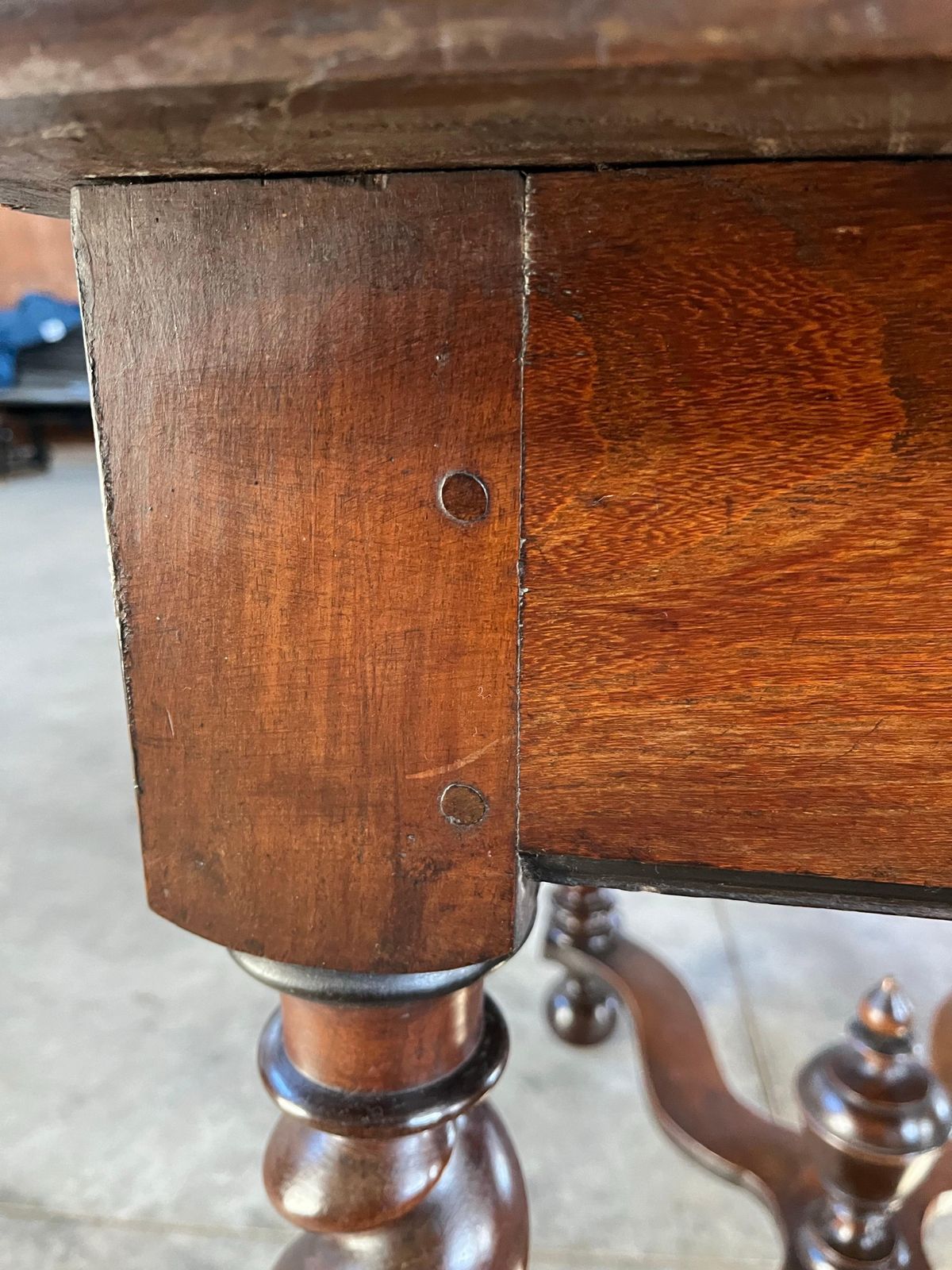photo vinterior 18th Century French Louis XIII Walnut And Chestnut Side Table