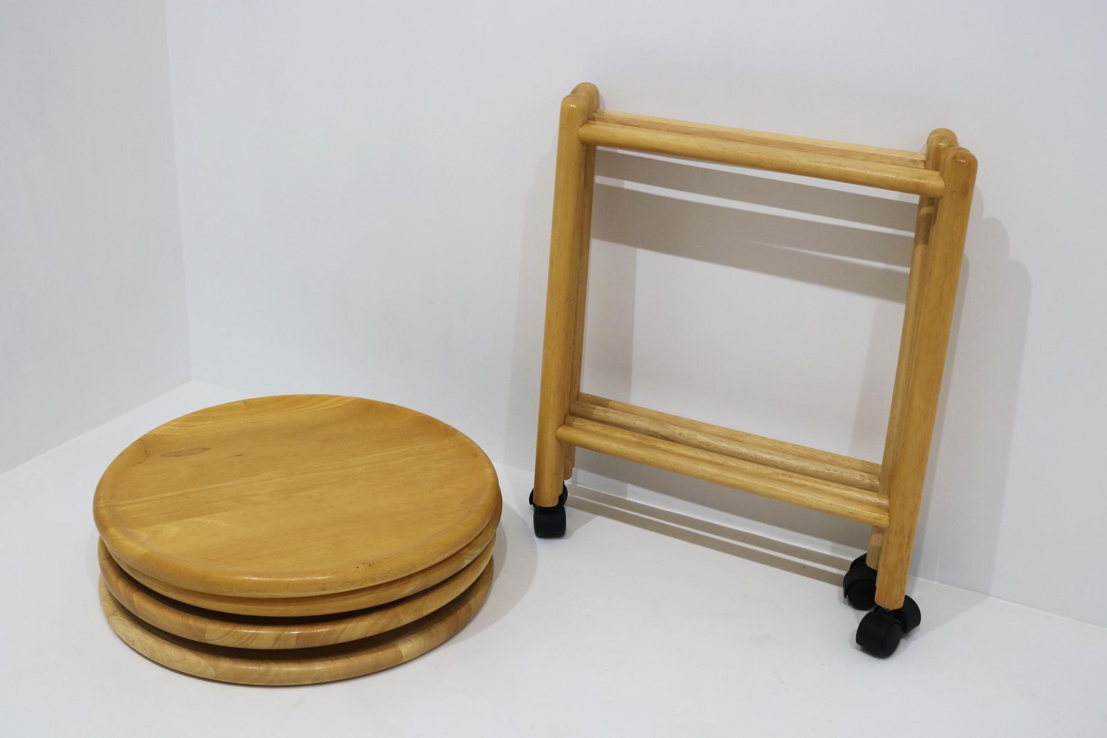 photo vintage Pair Of Vintage Danish Foldable Rolling Bar Carts With Removable Trays By Quistgaard