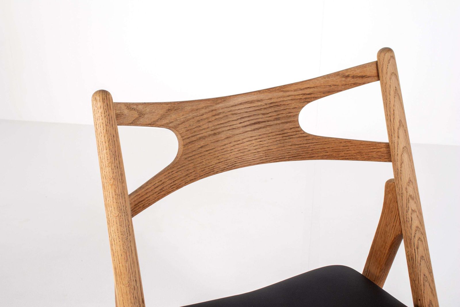 photo furniture Sawbuck Chairs By Hans J. Wegner – Set Of 5, Model Ch29, Oak, 1950s