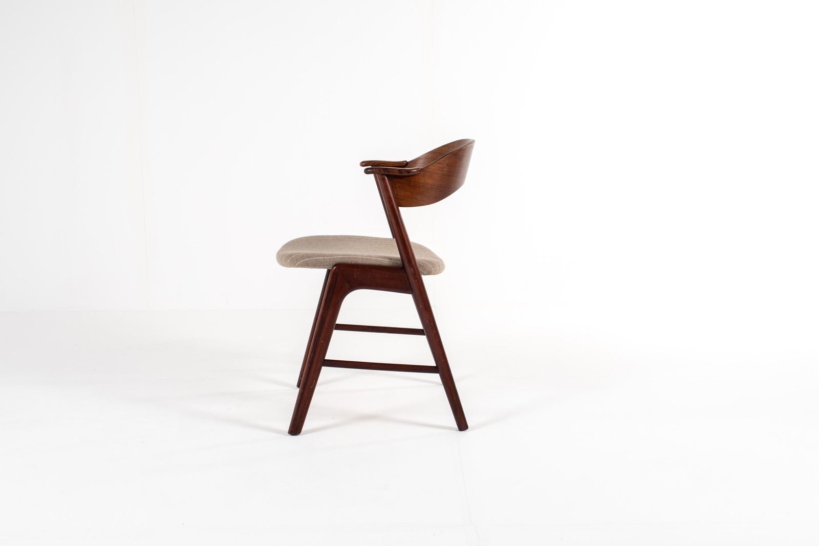Vintage Korup Stolefabrik Chair In Rosewood – Newly Upholstered In Wool Fabric photo furniture