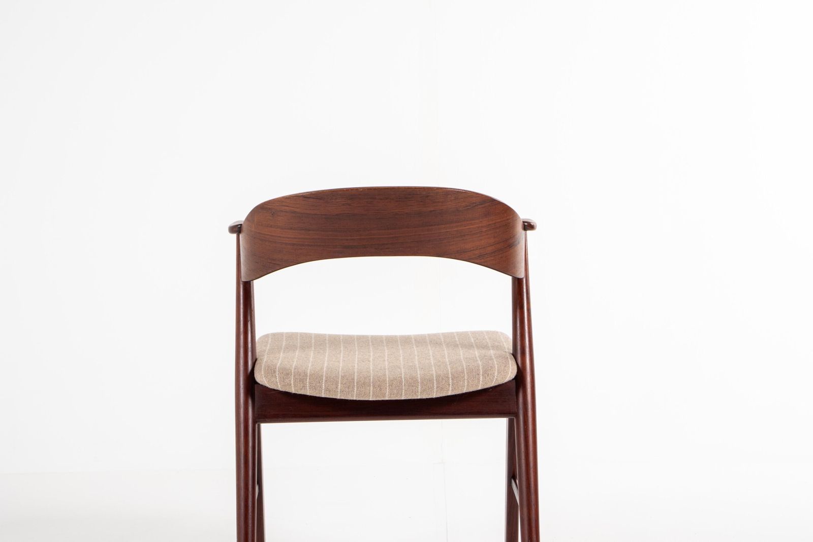 535.0 Vintage Korup Stolefabrik Chair In Rosewood – Newly Upholstered In Wool Fabric photo