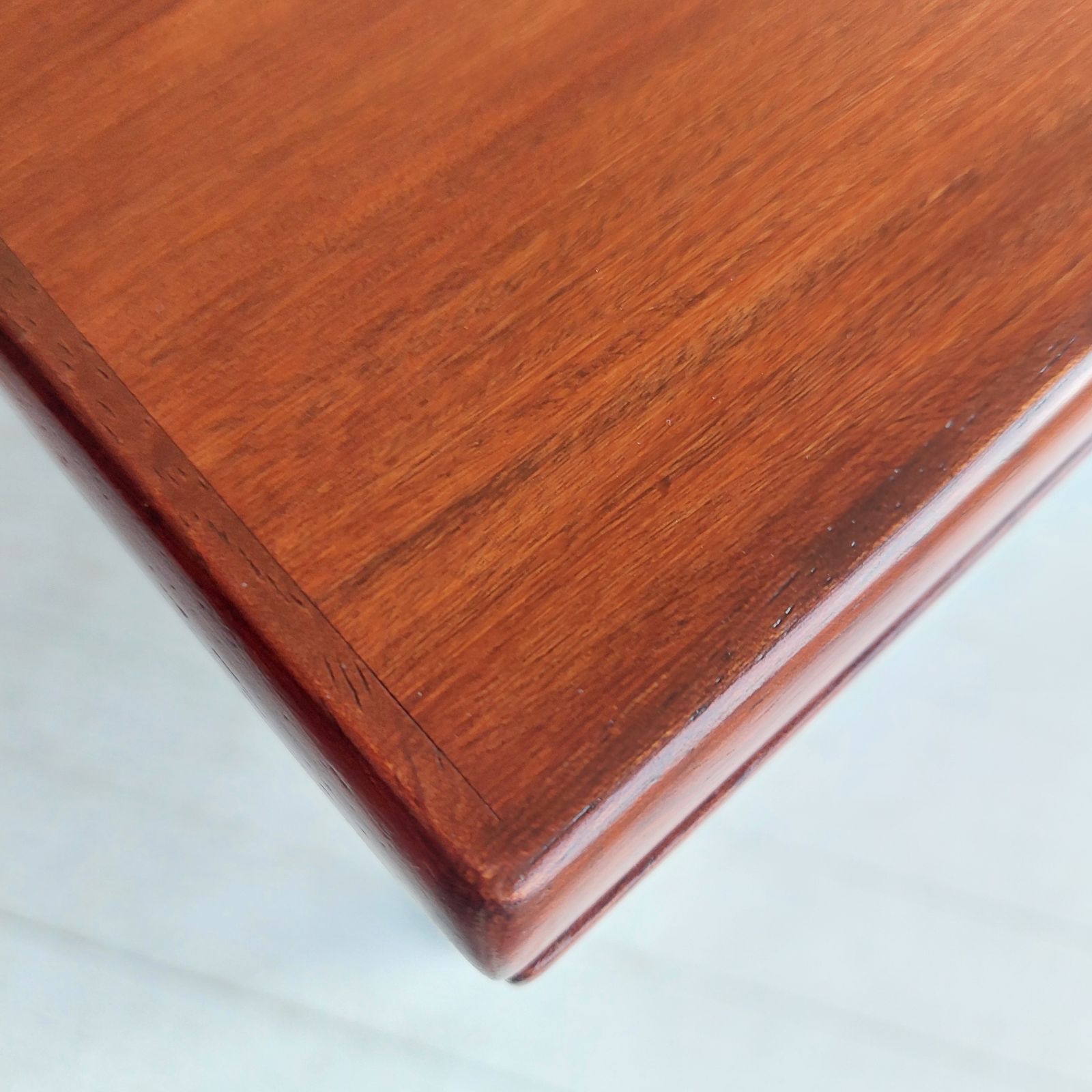 photo furniture Mid Century Drinks Trolley Grete Jalk Poul Jeppesens Møbelfabrik, Rosewood Extendable Barcart 1960s