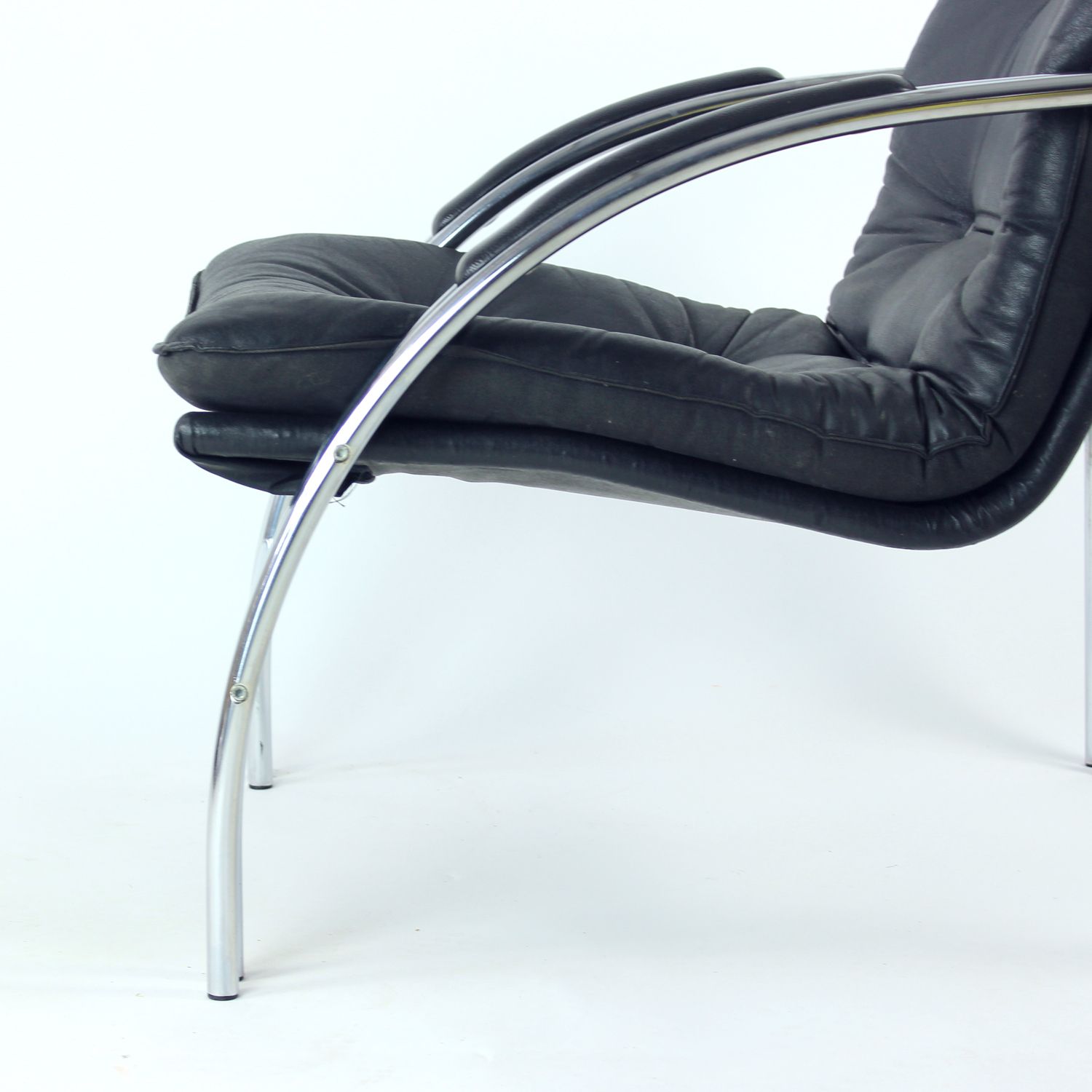 Mid Century Chrome Lounge Chair By Viliam Chlebo For Kodreta, Czechoslovakia, 1980s photo vinterior