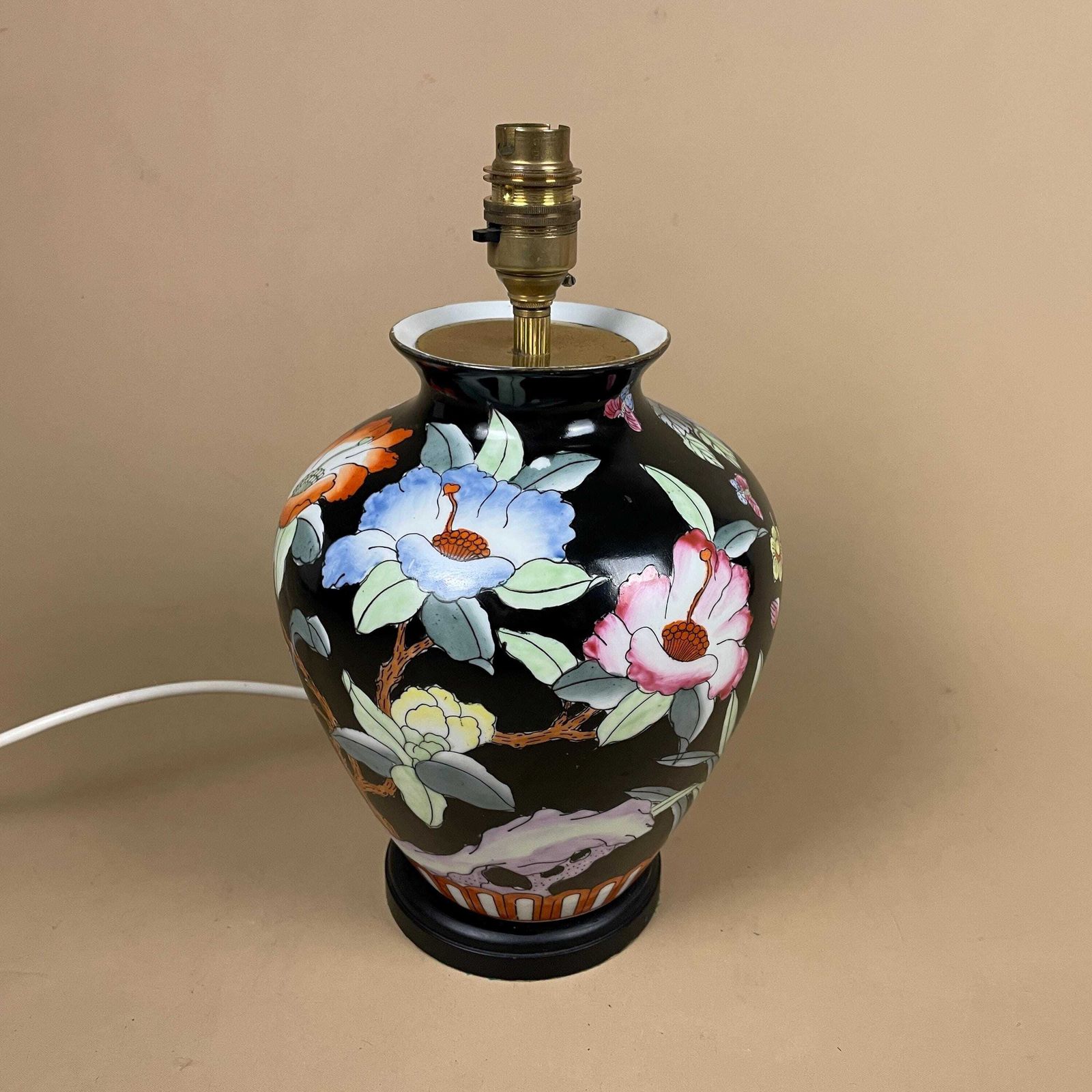 Oriental Ceramic Baluster Vase Lamp Hand Painted Black Floral Porcelain Table Lamp Chinoiserie Ornate Pattern Wood Base Ginger Jar Gold