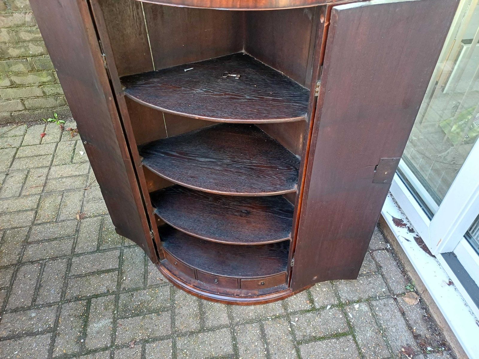 photo vinterior Superb Antique Curved Mahogany Corner Cupboard C.1820 50 Solid Oak Inlay & Marquetry Original Key Some Repairs Free Hand Delivery