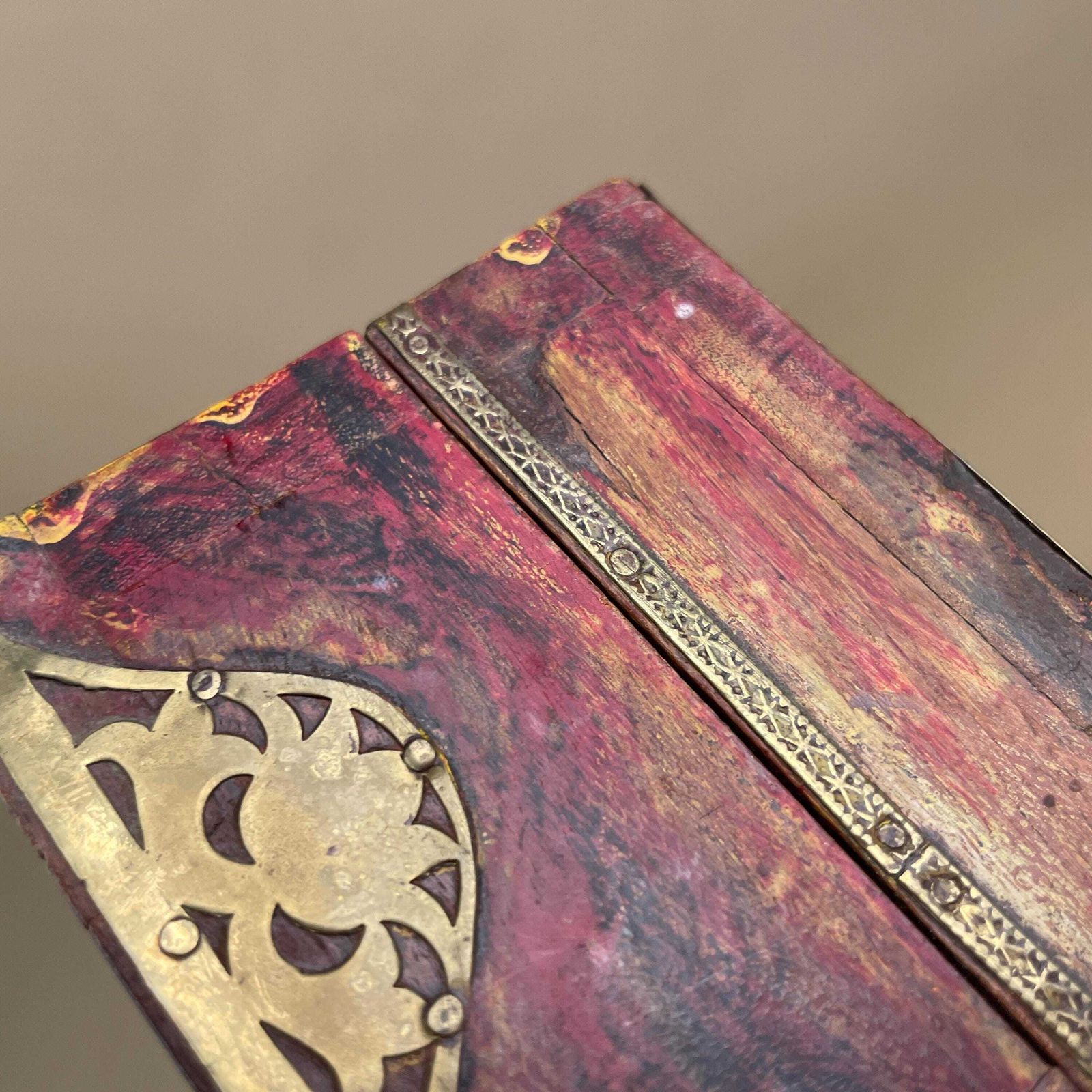 photo vinterior Vintage Wooden Patterned Inlay Box Trinket Jewellery Indian Geometric Rectangular Rectangle Brass Metal Detail Asian Traditional Red