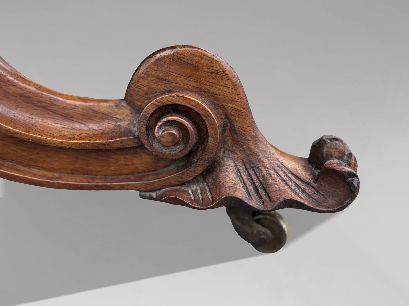 photo furniture Mid 19th Century Victorian Period Burr Walnut Carved Centre Table