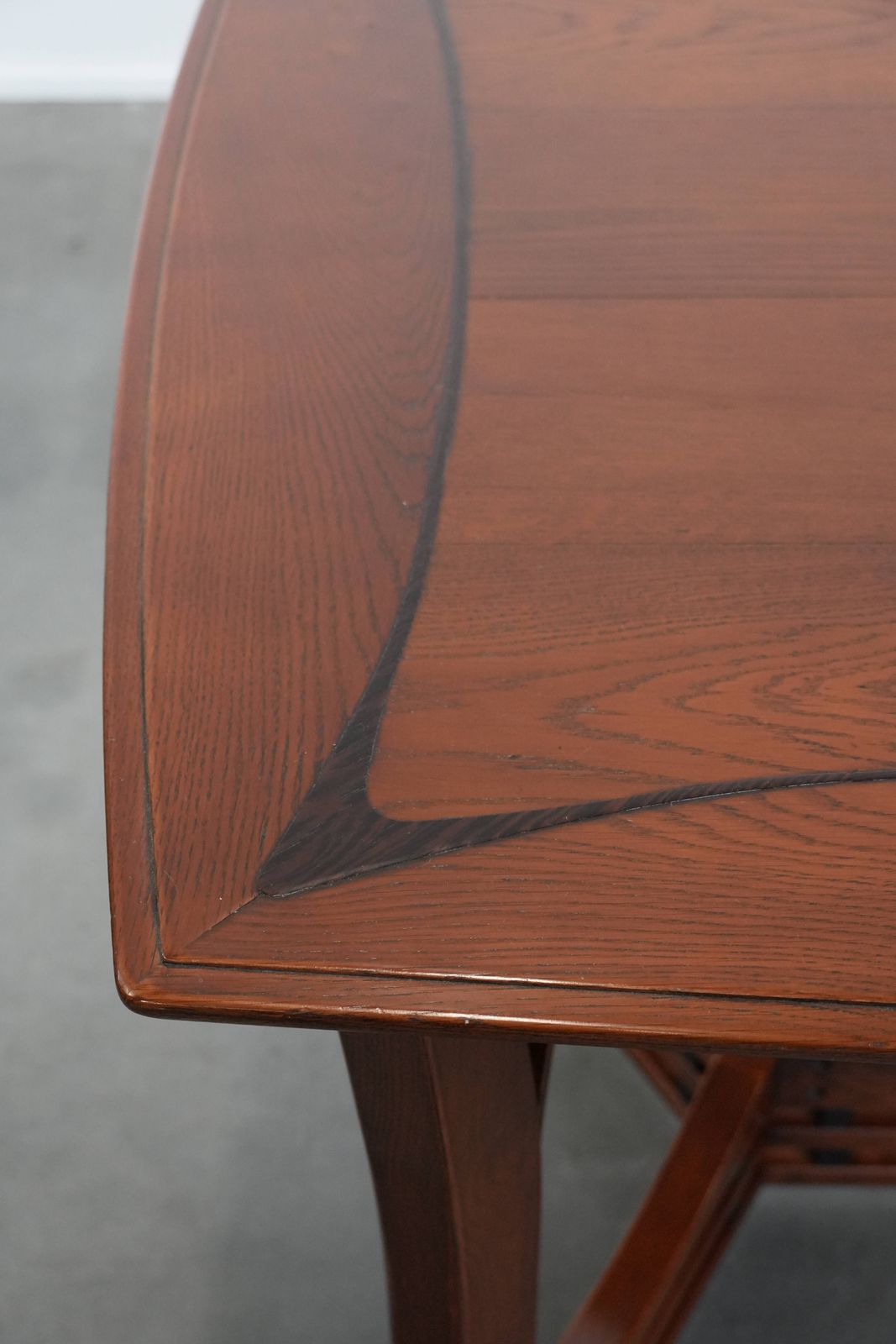 2933.0 Mooie Eettafel In Art Nouveau Stijl Voor 4 Tot 6 Personen, In Goede Staat photo