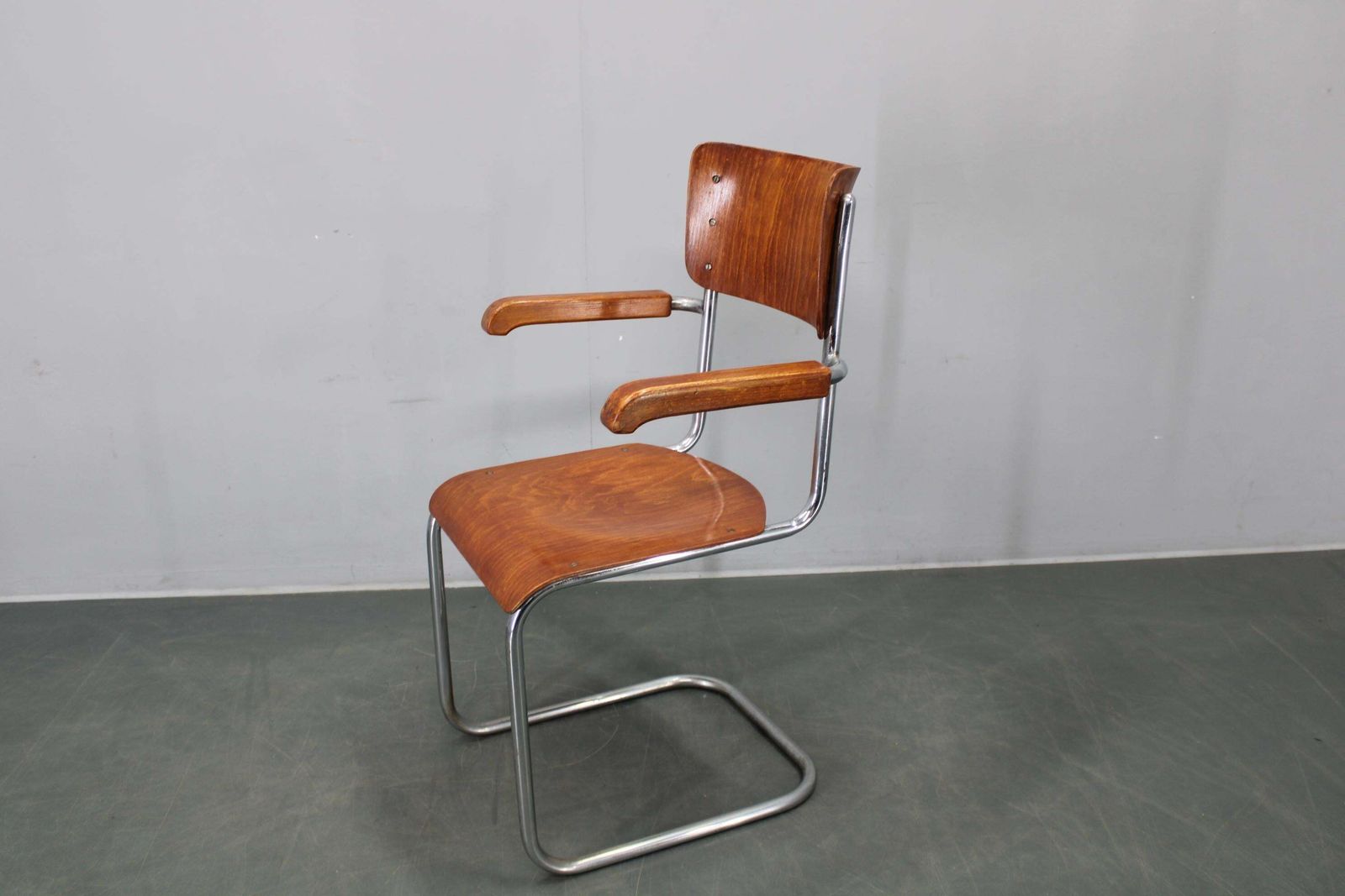 Bauhaus Cantilever Armchair In Chrome Tubular Steel And Beech 1930s photo vinterior