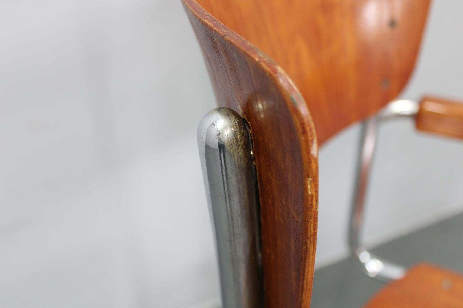 photo vinterior Bauhaus Cantilever Armchair In Chrome Tubular Steel And Beech 1930s