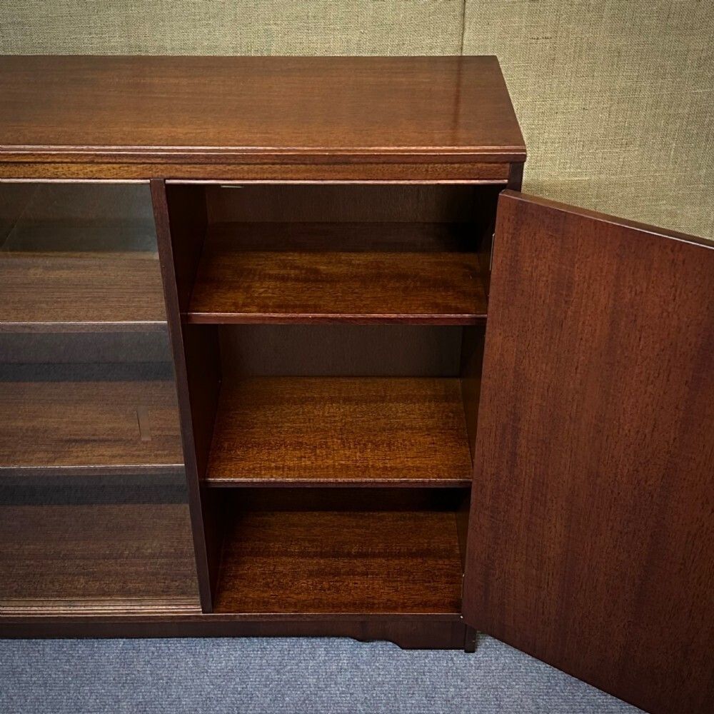 Attractive Vintage Mahogany Glazed Sliding Door Bookcase photo 210.0