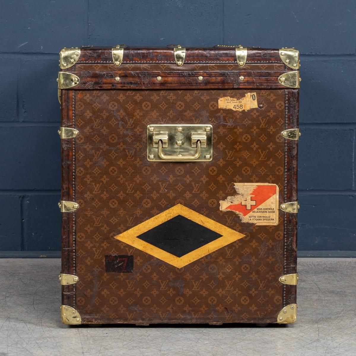 Antique 20th Century Louis Vuitton Trunk In Monogram Canvas, France C.1920 photo Furniture