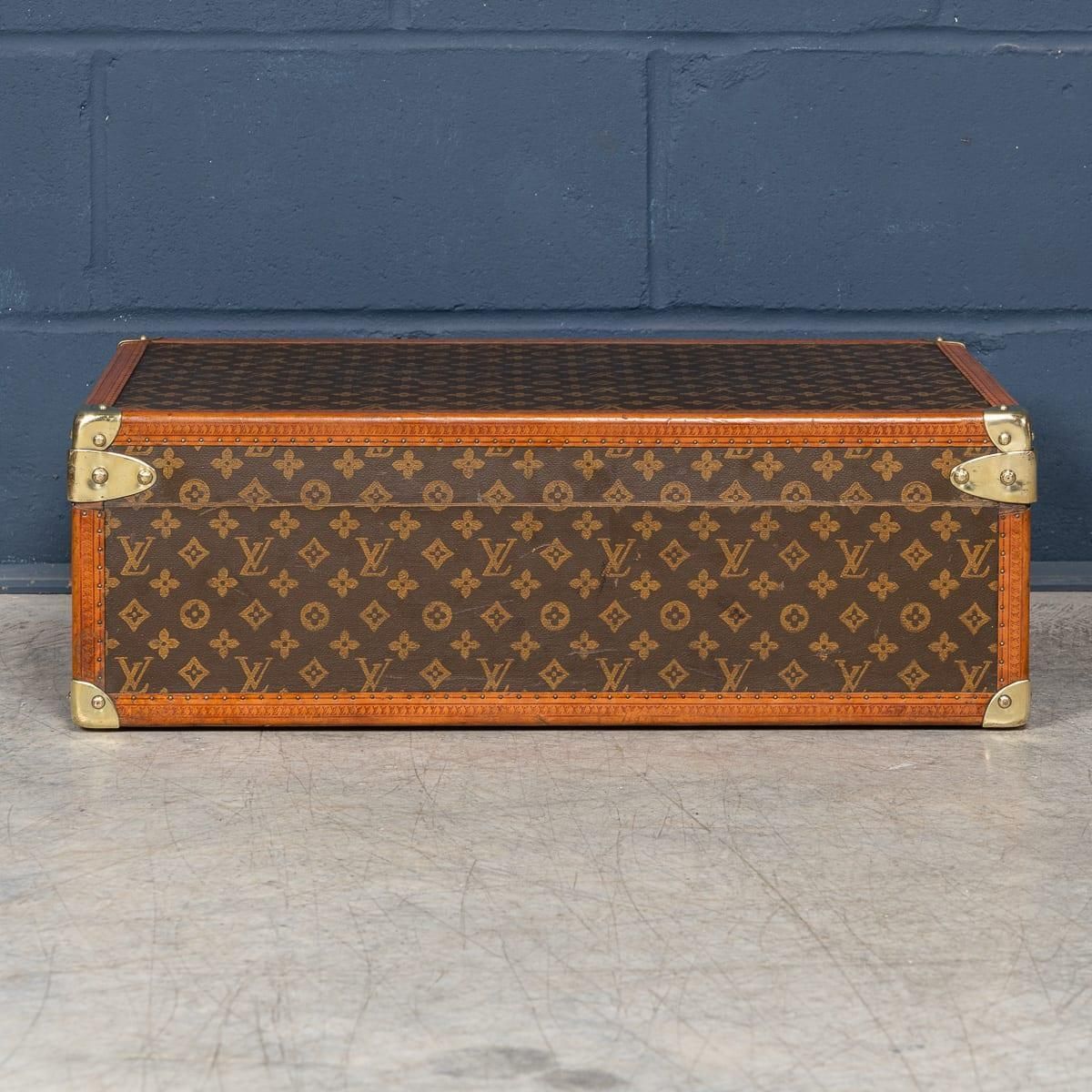 20th Century Louis Vuitton Suitcase In Monogram Canvas, France photo 3595.0