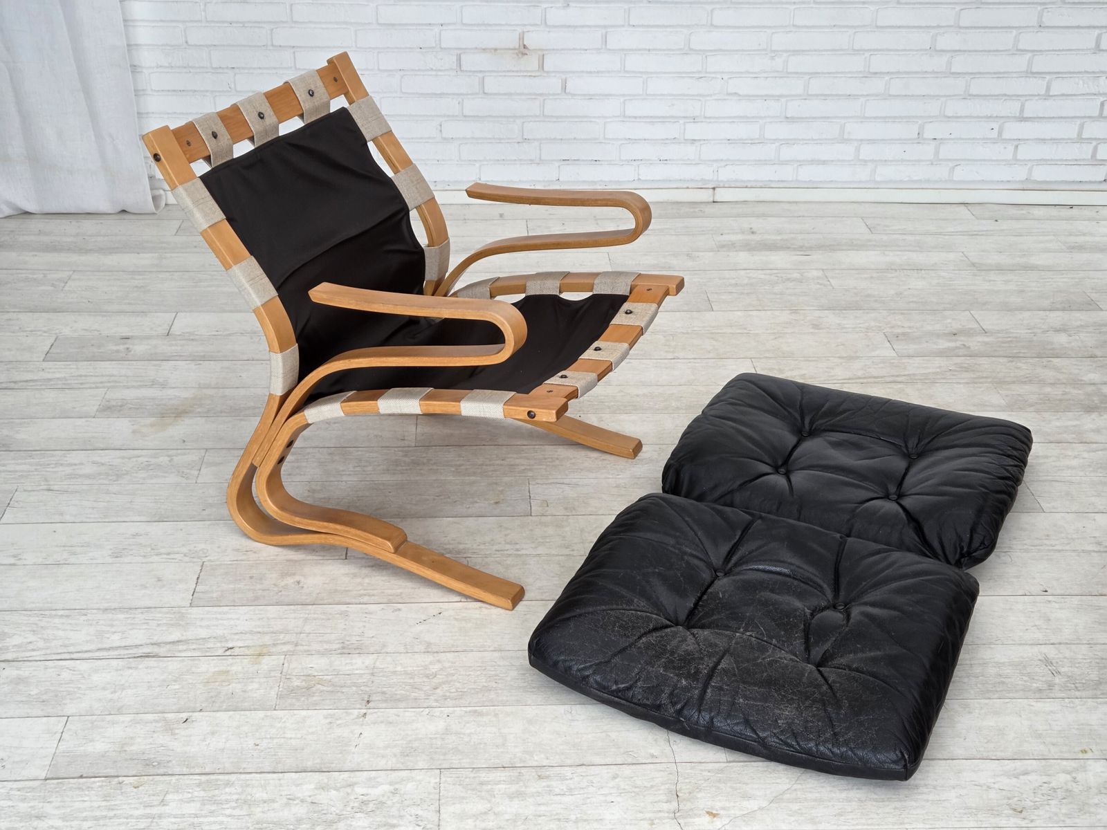 1970s, Norwegian Design, Armchair Model "Kengu", Leather, Bent Wood. photo vintage