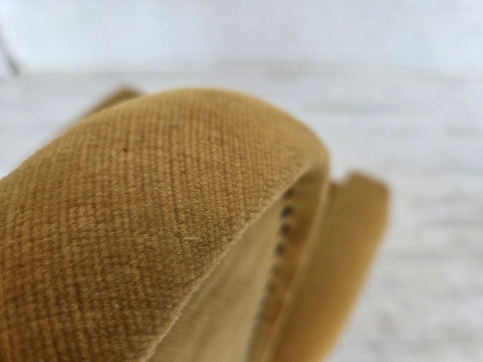 1190.0 Ca. Jaren 1970, Deense Fauteuil Met Hoge Rug, Meubelvelours, Eikenhouten Poten. photo