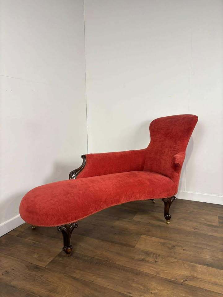 Victorian Mahogany Framed Chaise Longue photo furniture