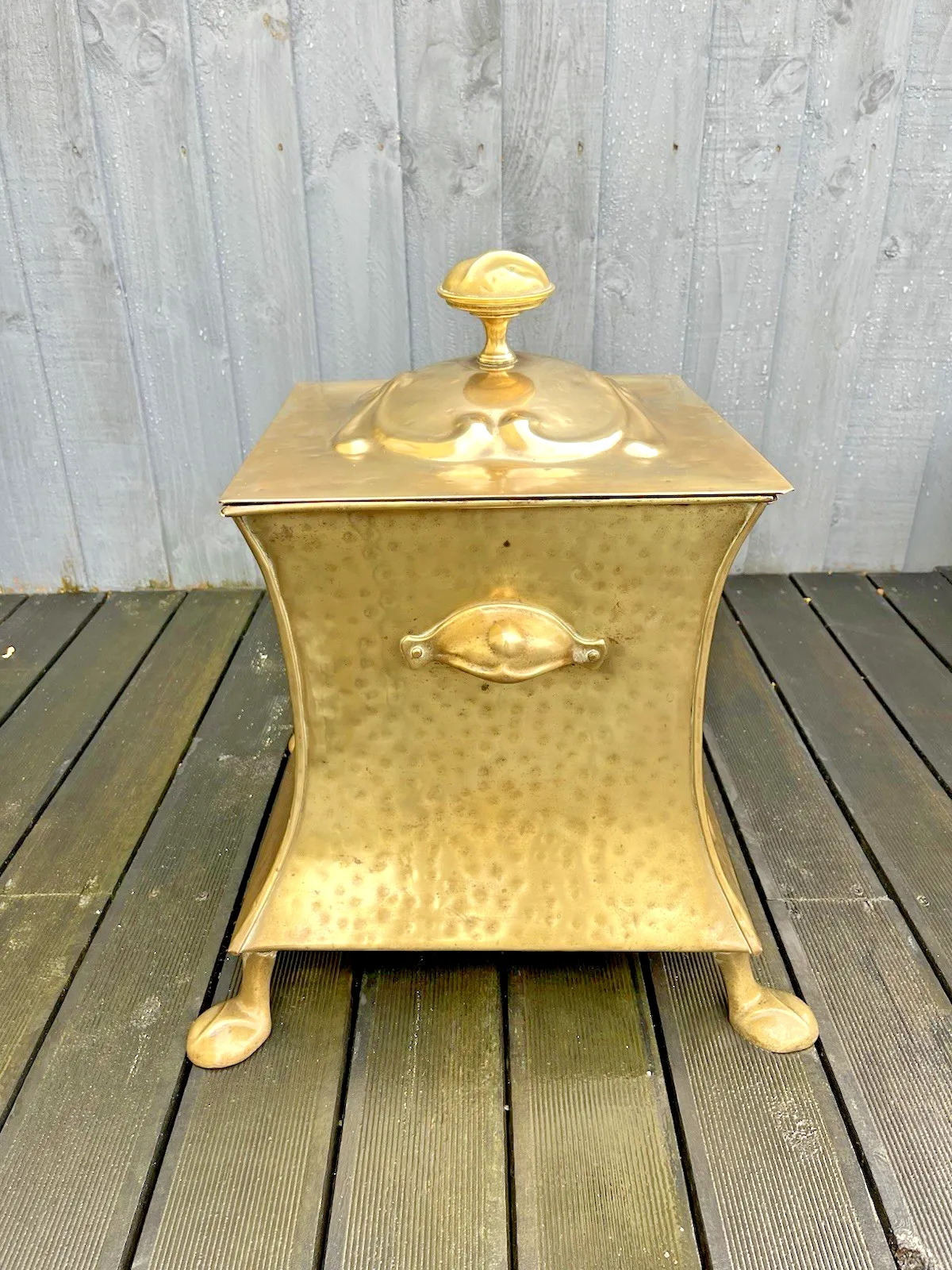 Antique Art Nouveau Floral Brass Beaten Riveted Coal Box Scuttle Bucket Log Bin photo vintage