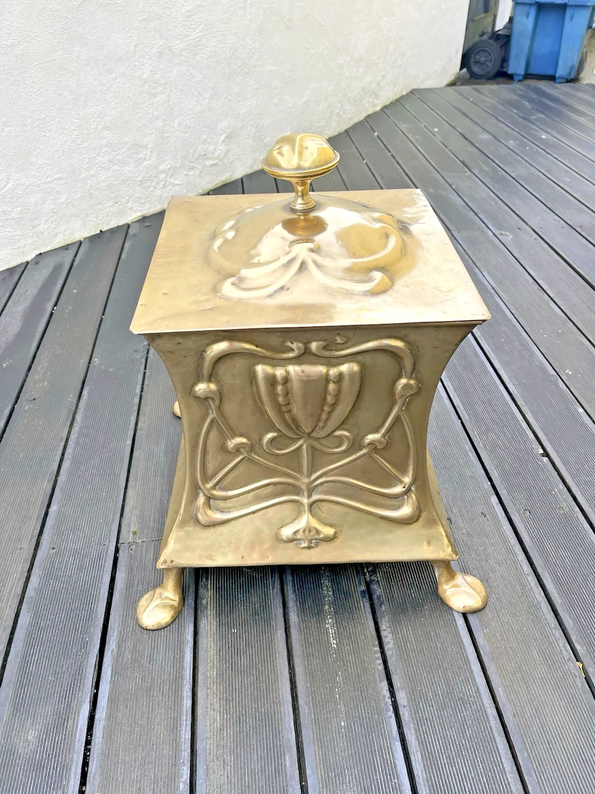 Home Fixtures Antique Art Nouveau Floral Brass Beaten Riveted Coal Box Scuttle Bucket Log Bin photo