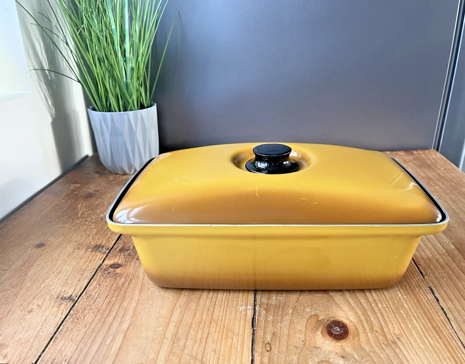 Vintage 60s 70s Tower Enamel Mustard Yellow Casserole Roasting Pan Retro Kitchen photo vinterior