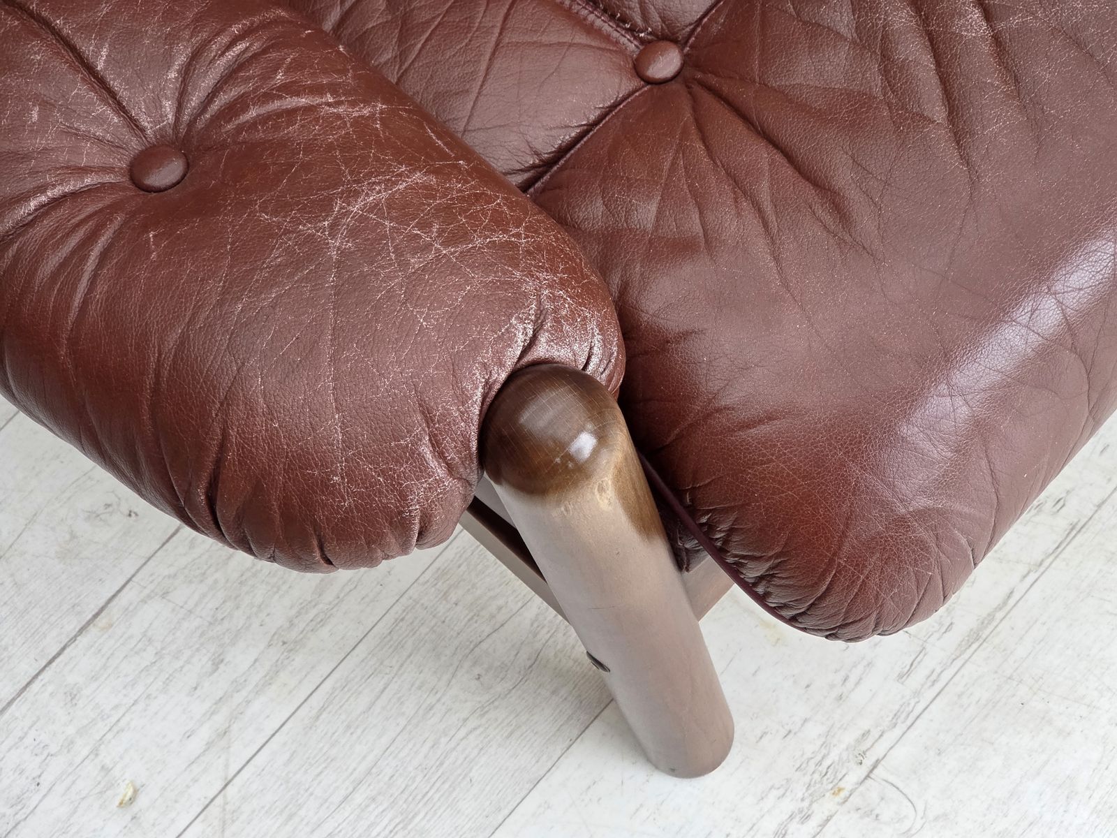photo vinterior 1970s, 2 Seater Swedish Sofa, Brown Leather With Patina, Dark Beech Wood.