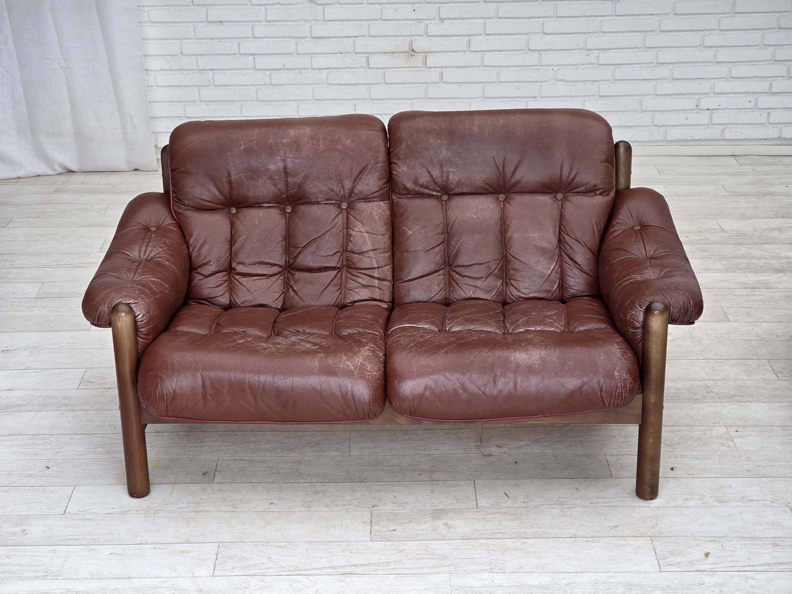 photo vintage 1970s, 2 Seater Swedish Sofa, Brown Leather With Patina, Dark Beech Wood.