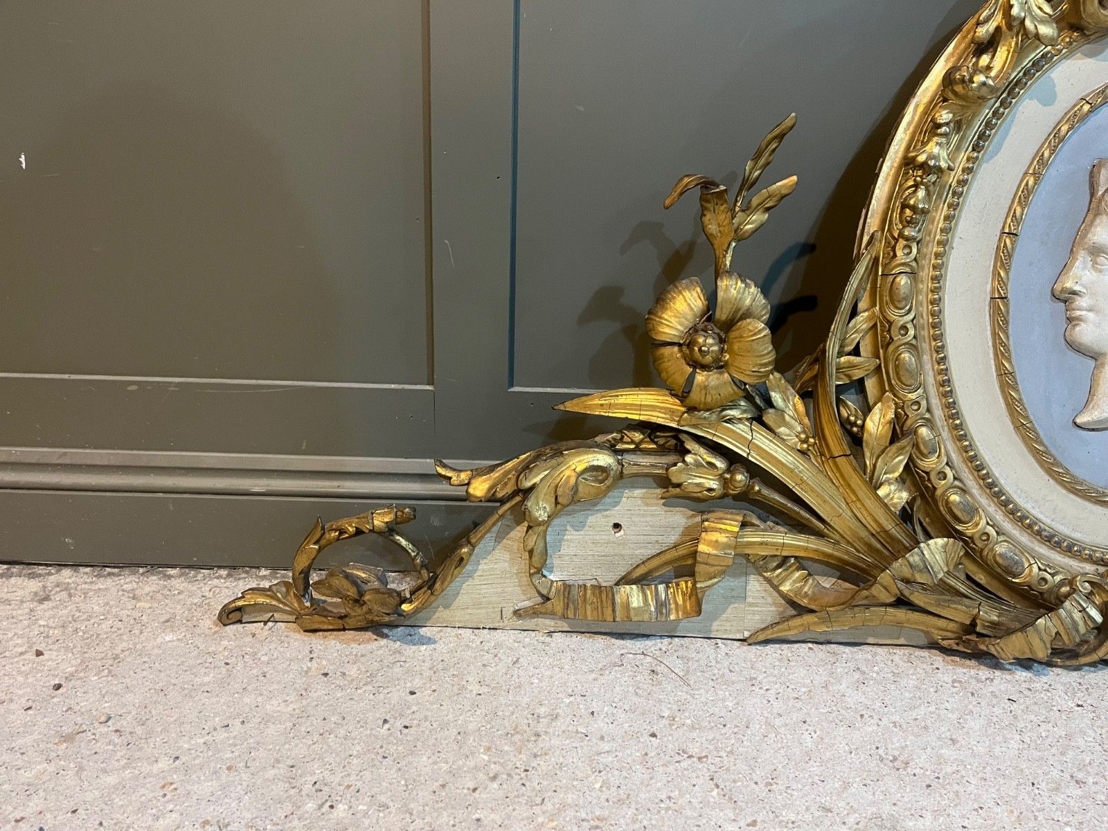 photo furniture Antique Pediment Gilded Carved Wood With Plaster/Gesso Insert 1800’s