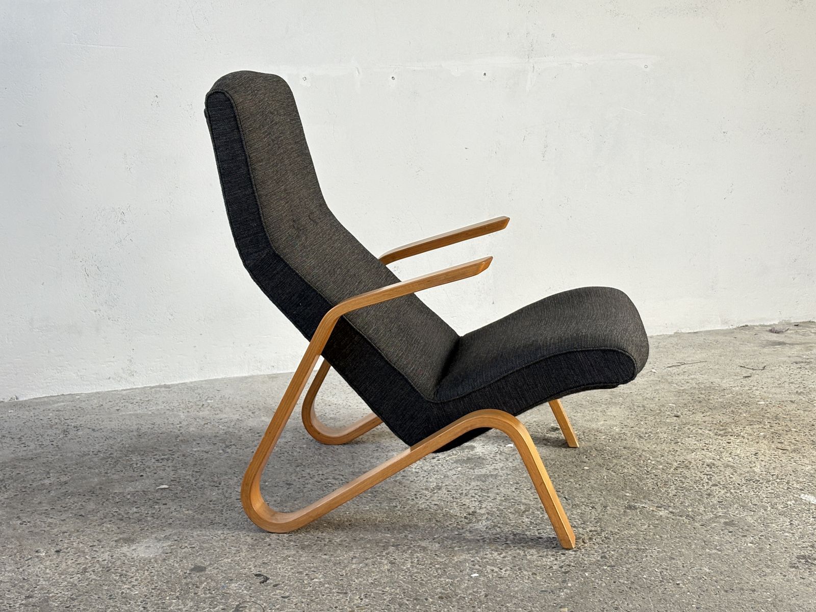 photo vinterior Grasshopper Lounge Chair Designed By Eero Saarinen For Knoll 1950ies