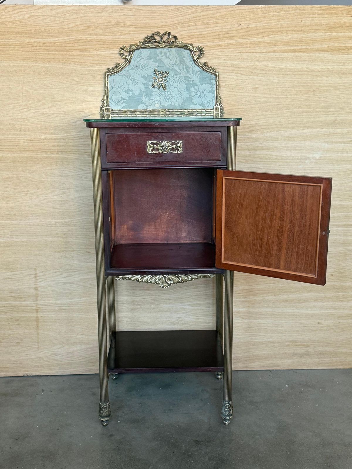 Paire de tables de chevet d'époque françaises en acajou, XIXe siècle photo vintage