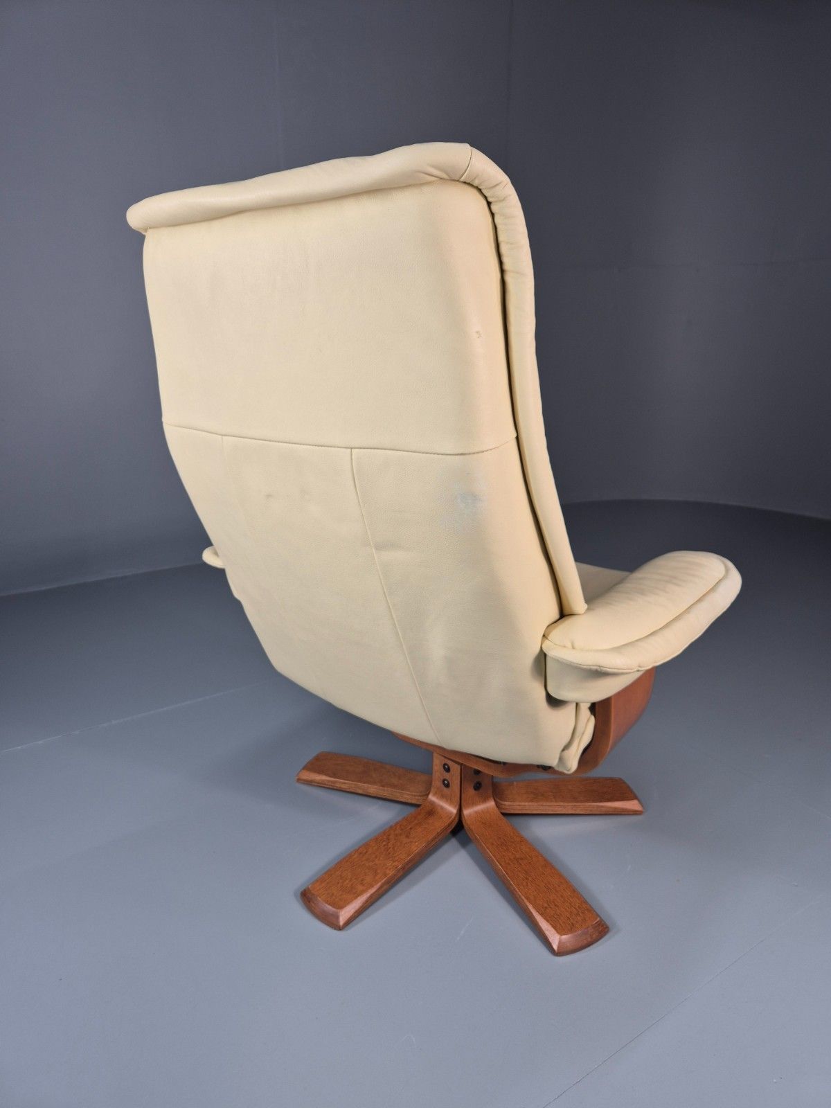 Vintage Swivel Recline Lounge Chair Danish Cream Leather 1990s Eb11433 Mswi photo 275.0