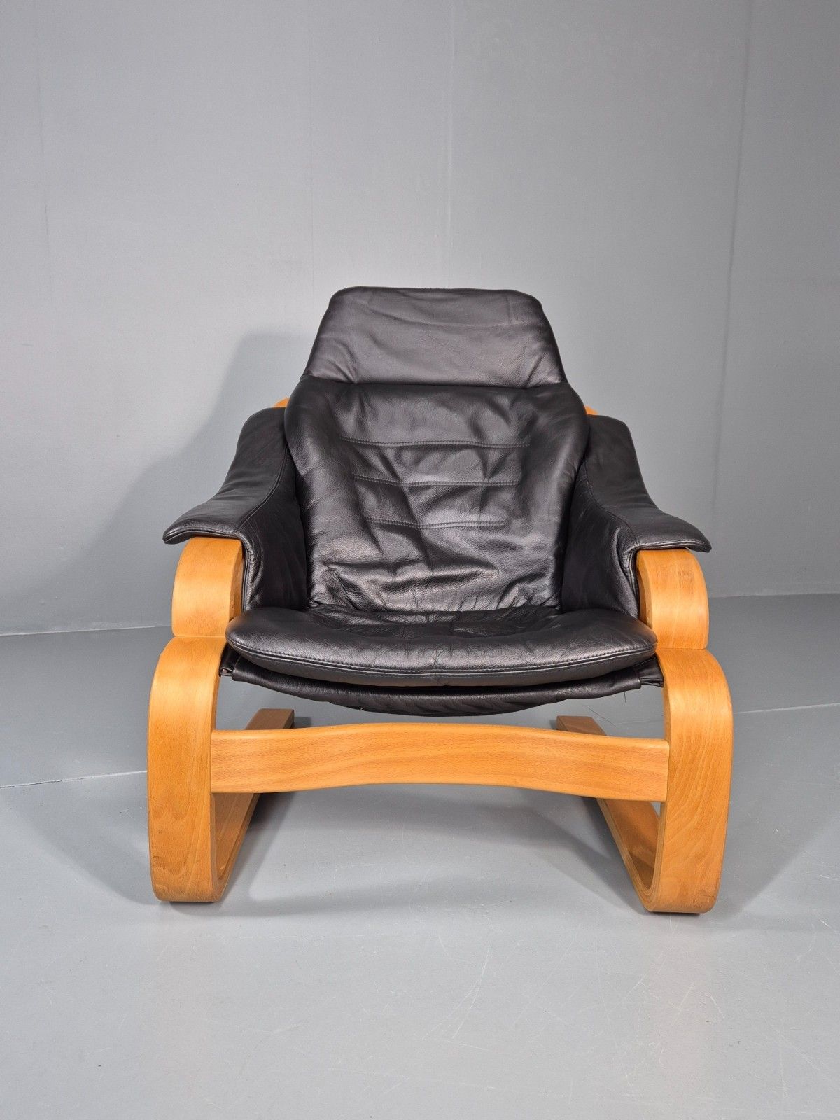 Skippers Apollo Leather Lounge Chair Bentwood Frame 1980s Retro Mcm Eb11290 Mben photo vinterior