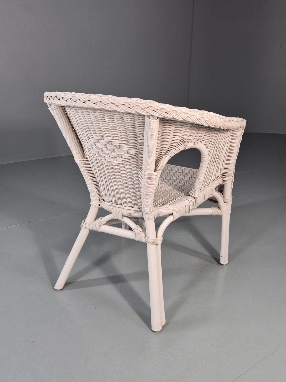 photo furniture Vintage Rattan Lounge Chair White Painted 1970s Retro Eb11219 Vber