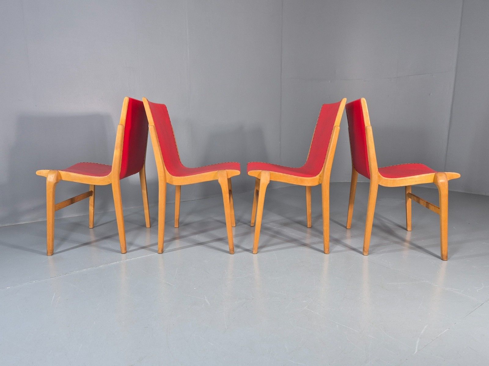 4 Stacking Lounge Chairs 1950s Swedish Red Beech Mid Century Retro Eb11102 Mdin photo vinterior