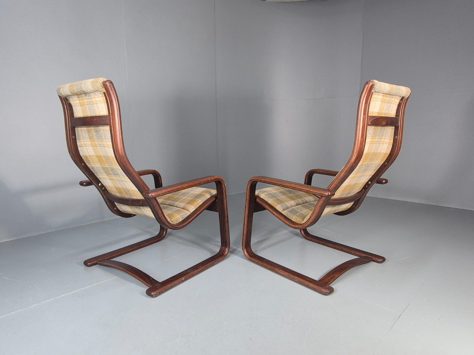 photo vinterior 2 Mid Century Lounge Chairs New Upholstery 1970s Retro Danish  Eb10325 Mben