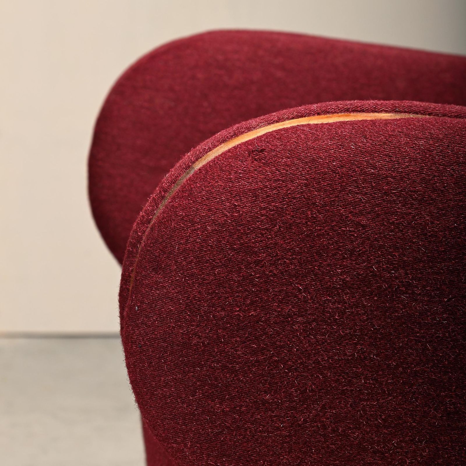 photo vintage Pair Danish Cabinetmaker Art Deco Armchairs In Burgundy Wool Fabric