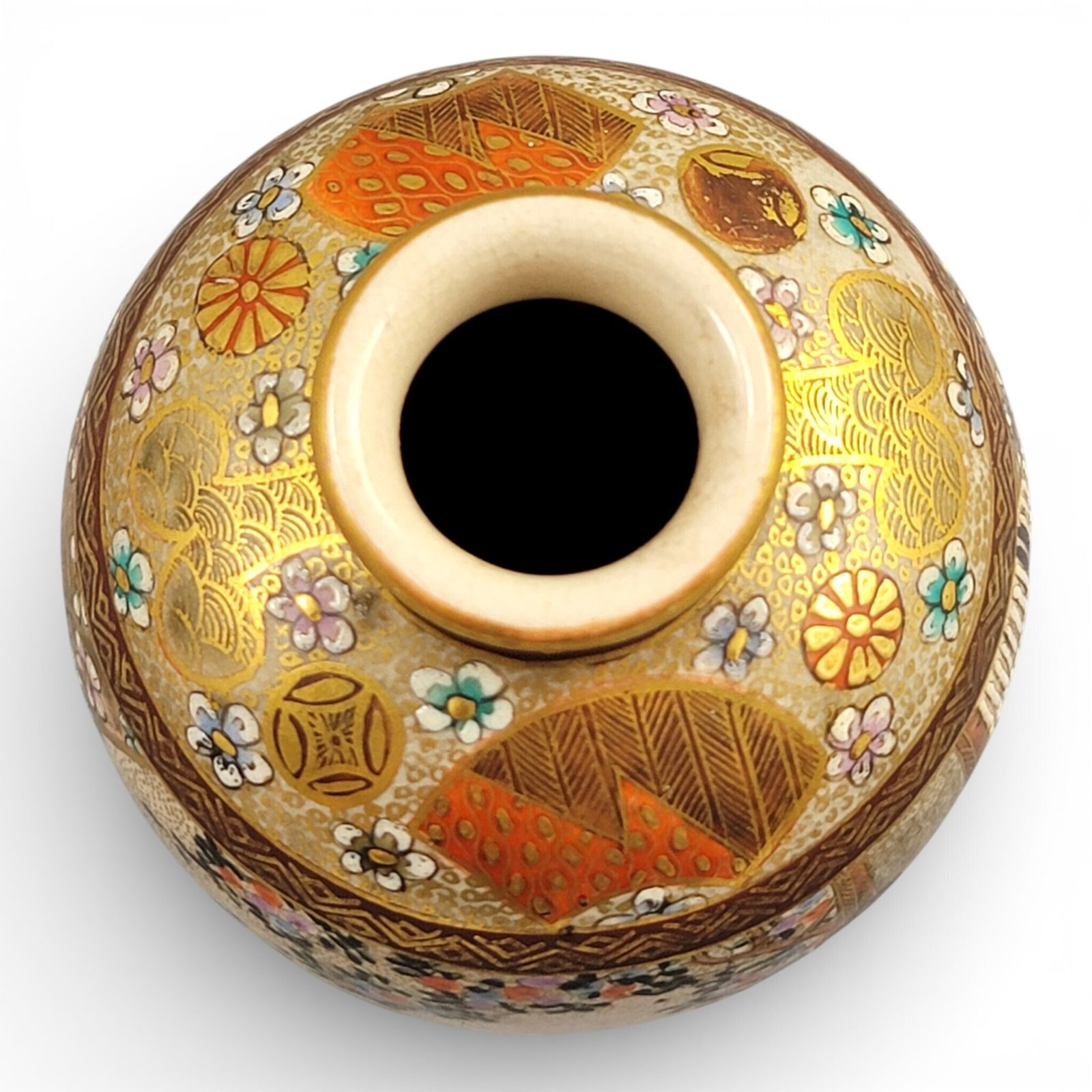 photo furniture Antique Japanese Meiji Period Satsuma Vase By Shuzan With Stippled Gold (C. 1900)