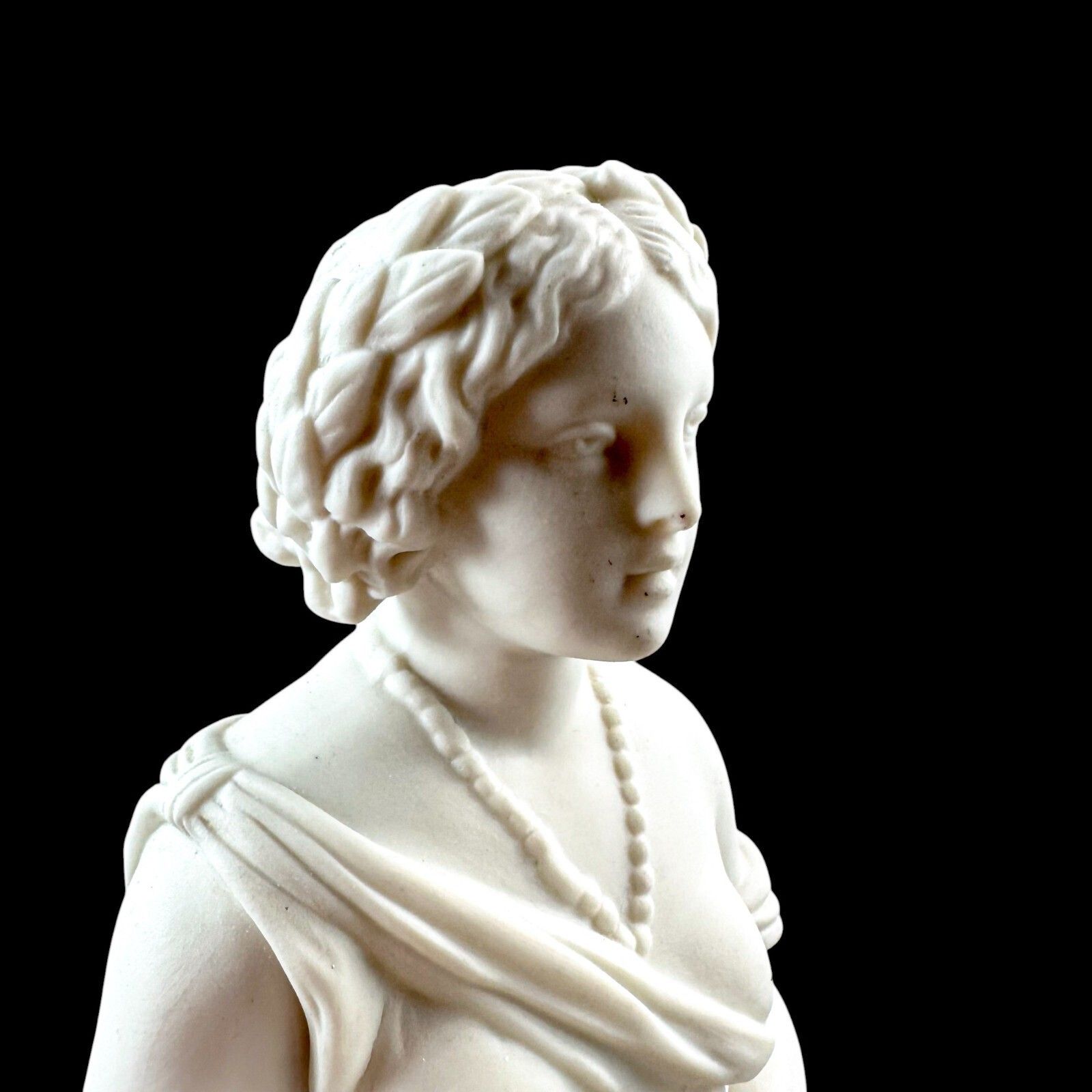 photo buy Antique Victorian Neoclassical Bisque Porcelain Figure, England 1850s