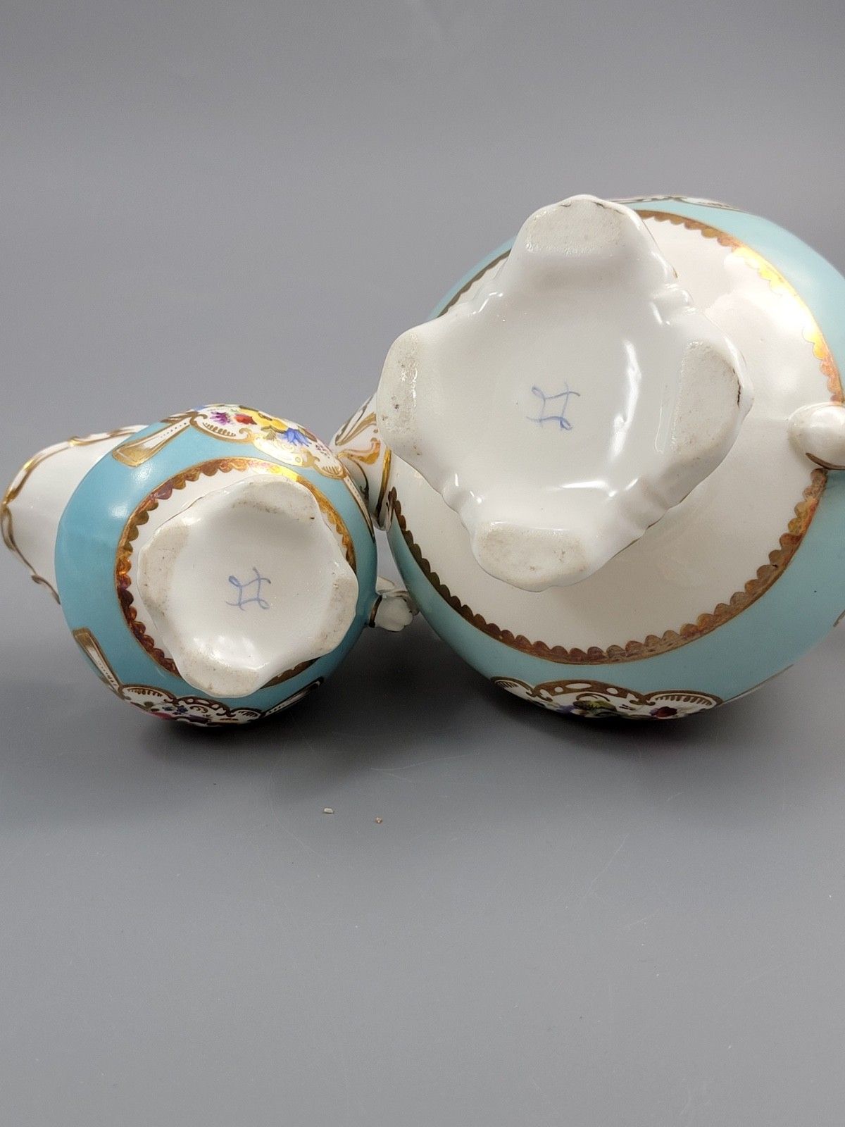 photo furniture Old Paris Porcelain Tea Service, Petit Style, Louis Philippe I Period, C. 1840