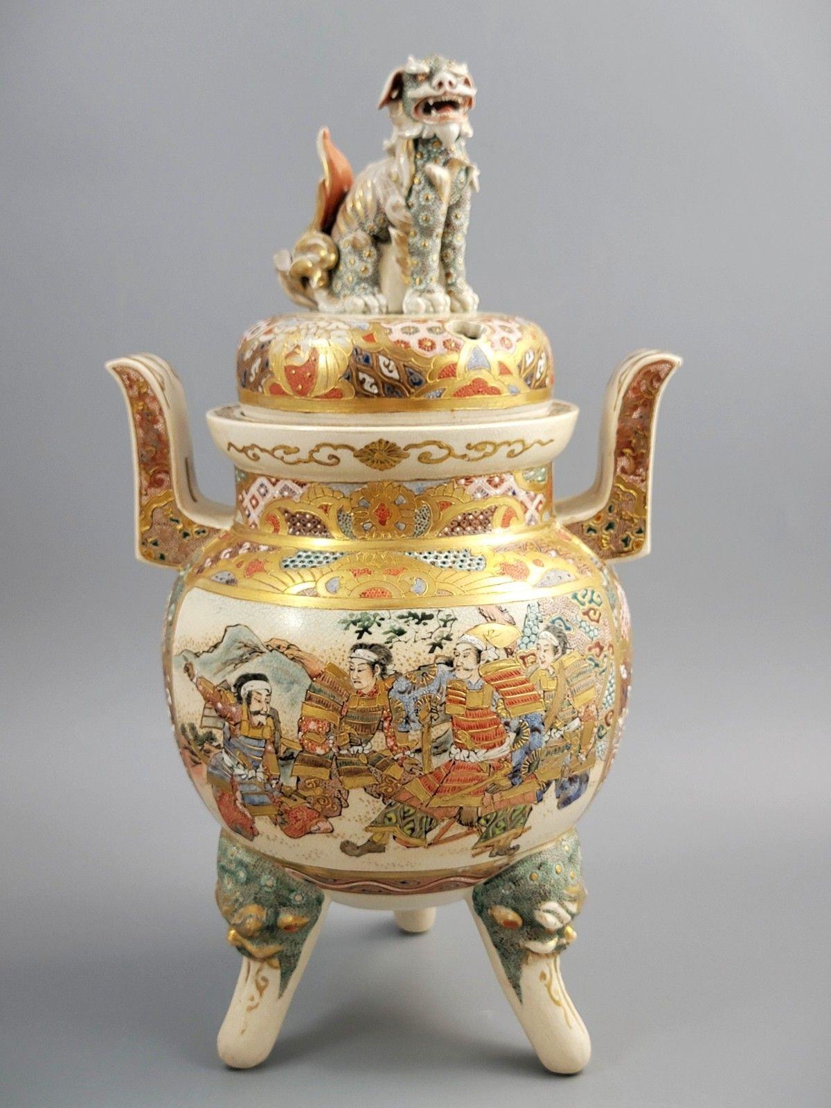 Meiji Kyoto Satsuma Koro C.1895, Shi Shi Lion, Moriage, Museum Quality
