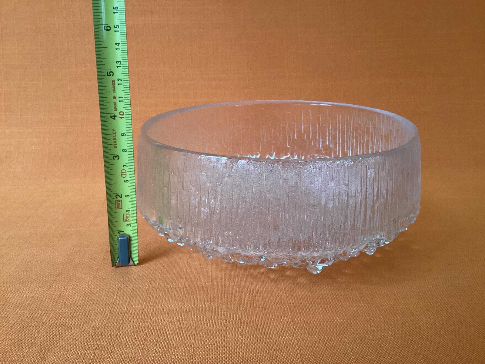 photo vintage 1960s Scandinavian Textured Glass Bowl, Ultima Thule Collection By Tapio Wirkkala