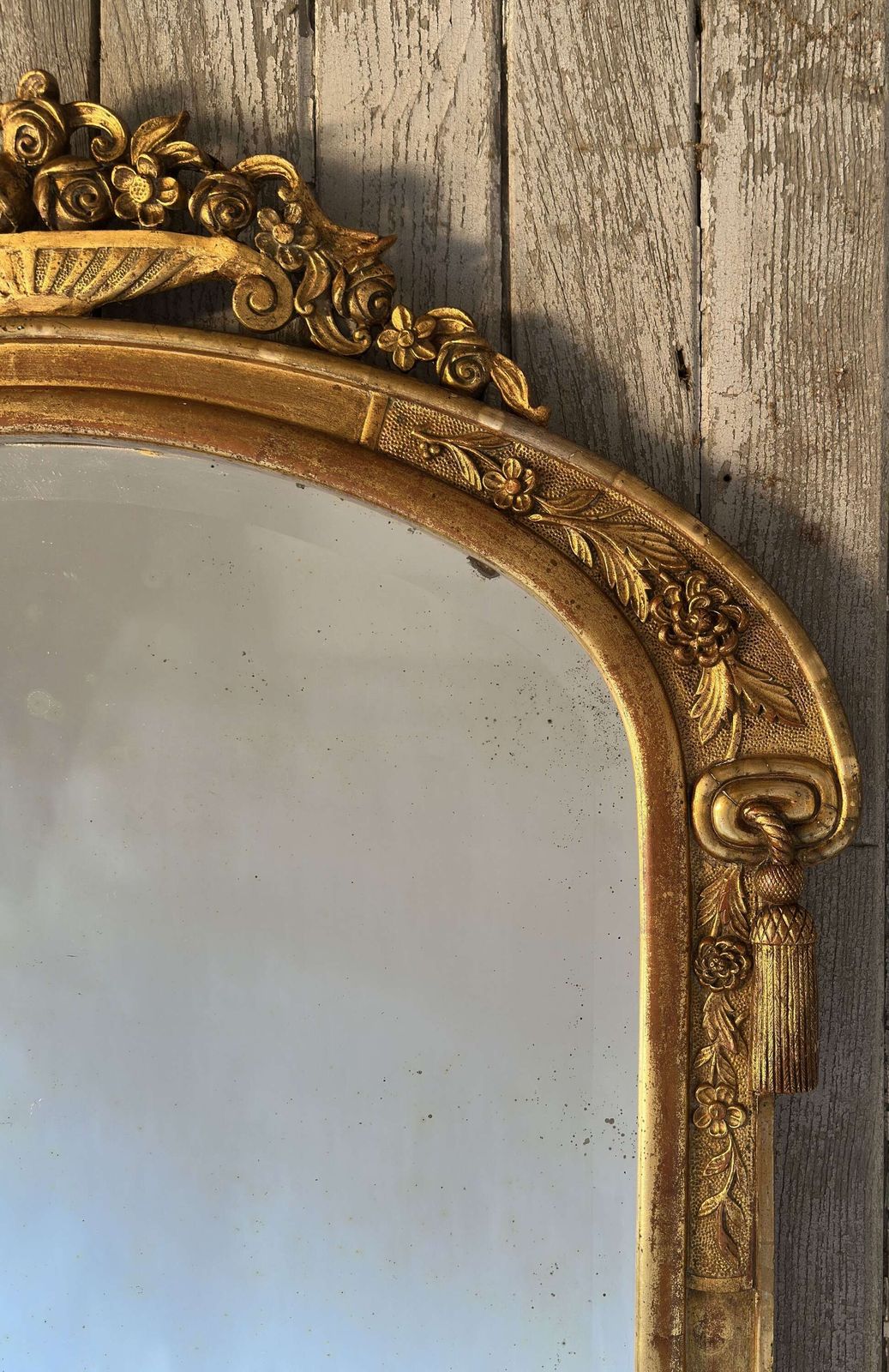 Antique French Louis Philippe Giltwood Mirror With Floral Crest – 19th Century photo 950.0