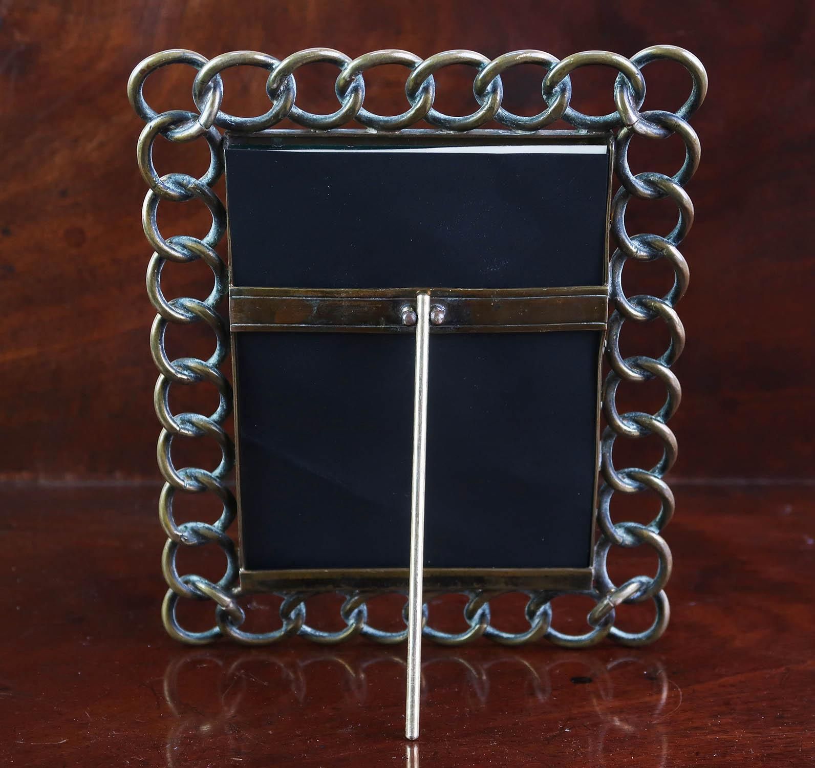 Antique Brass Ring Photograph Frame. English, Late 19th Century photo vinterior