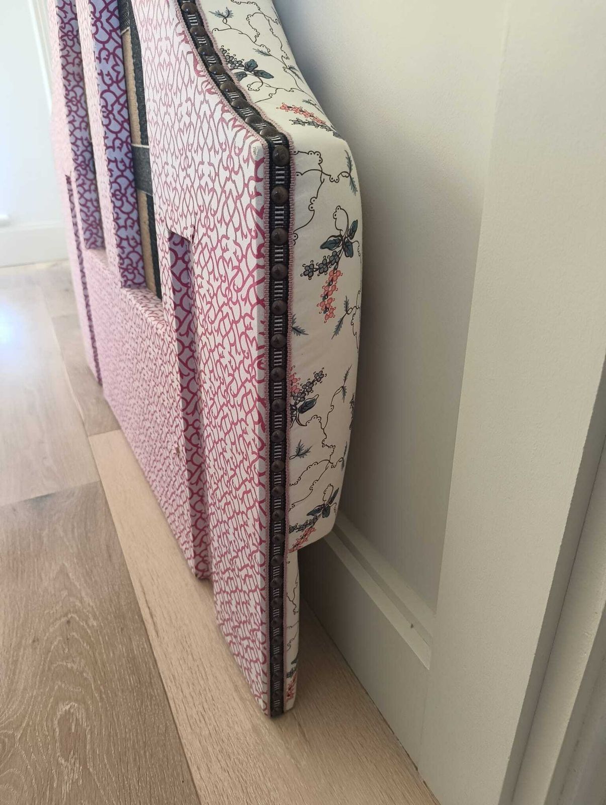 photo furniture Ensemblier Headboard
