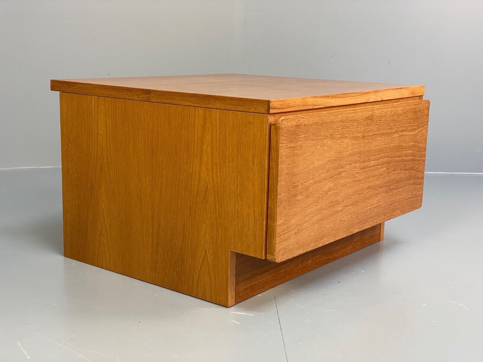 185.0 Vintage Teak Bedside Table With Drawer Beaver & Tapley 1970s Retro  Mwoo photo