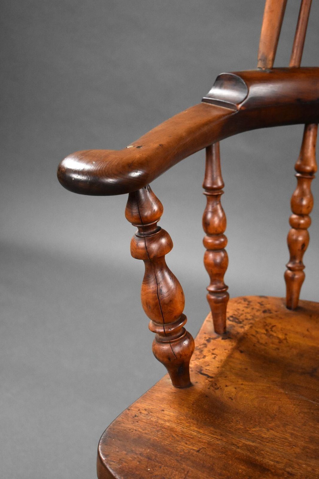 750.0 19th Centyr Yew Wood Broad Arm Windsor Chair photo
