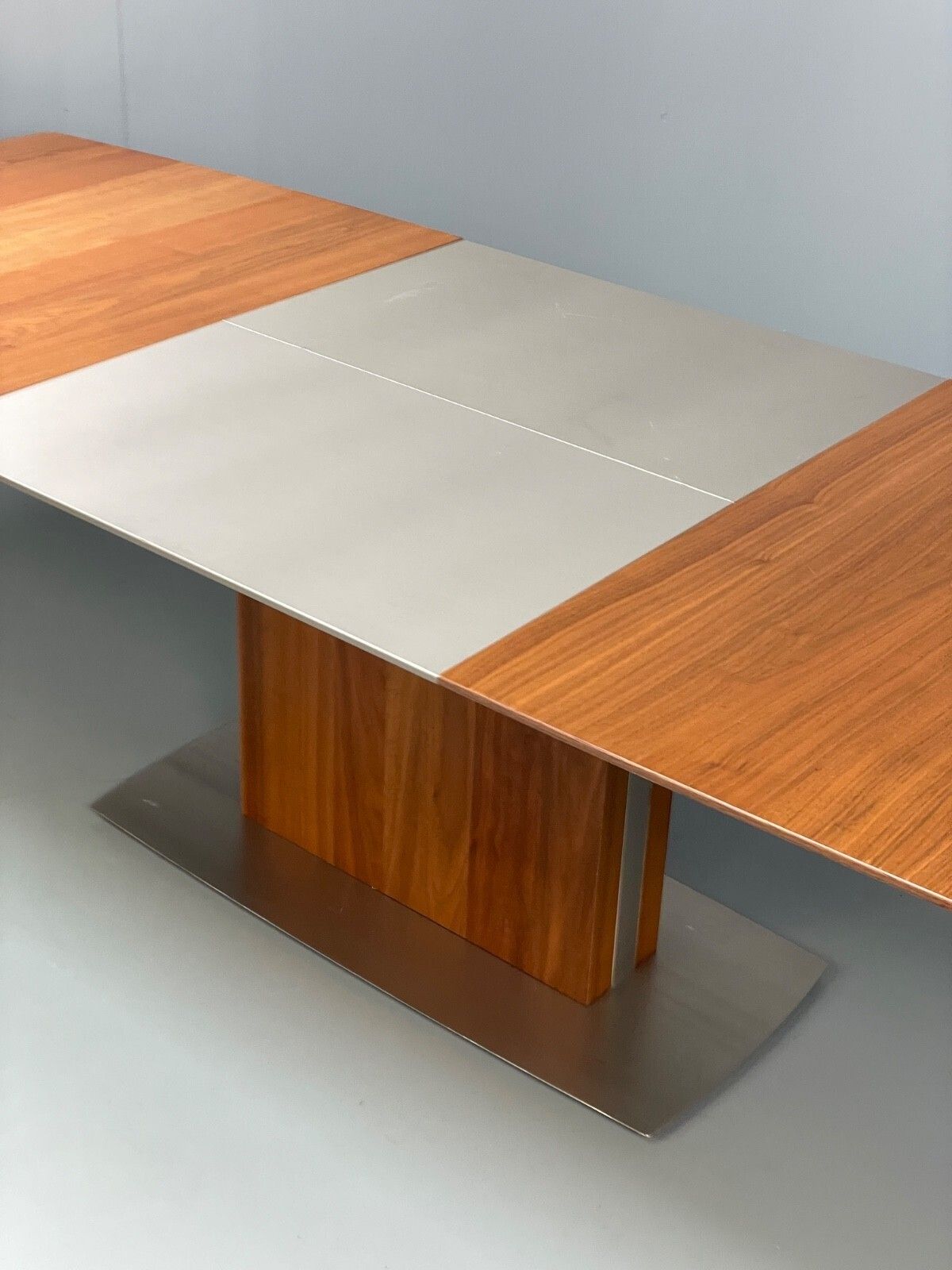 photo vinterior Modern Extending Dining Table By Bo Concept Walnut Effect