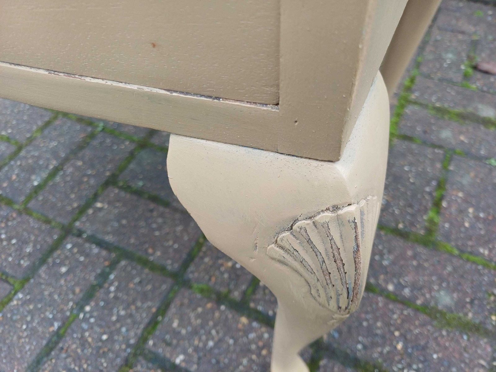 photo furniture Vintage Mid Century Chest Of Drawers Bedside Cabinet Mustard Oat Beige Painted Side Table Brass Cup Handles Cabriole Legs