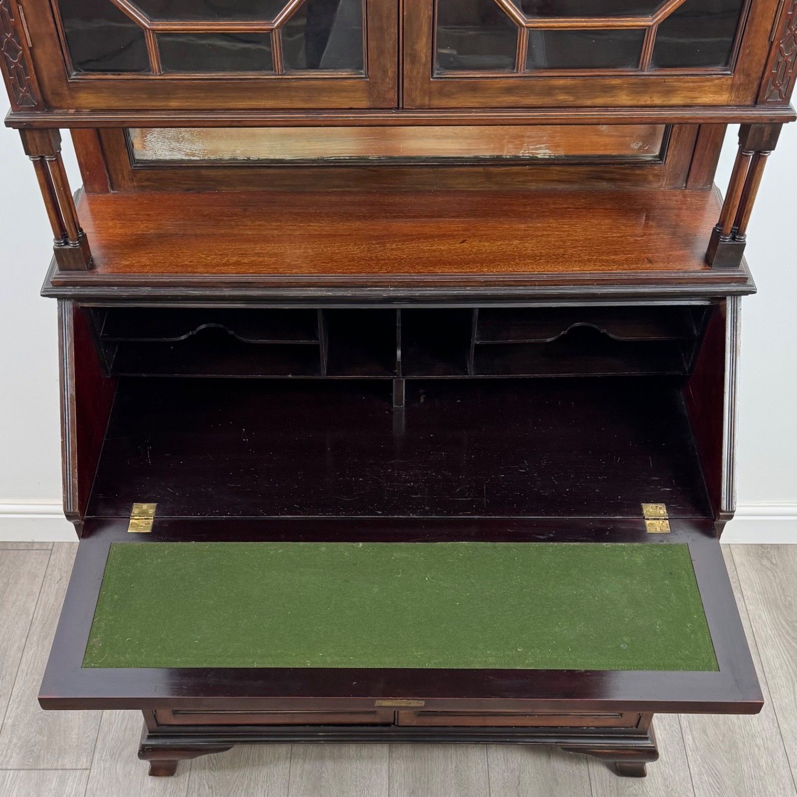 825.0 Antique 20th Century Chippendale Style Bureau Bookcase photo