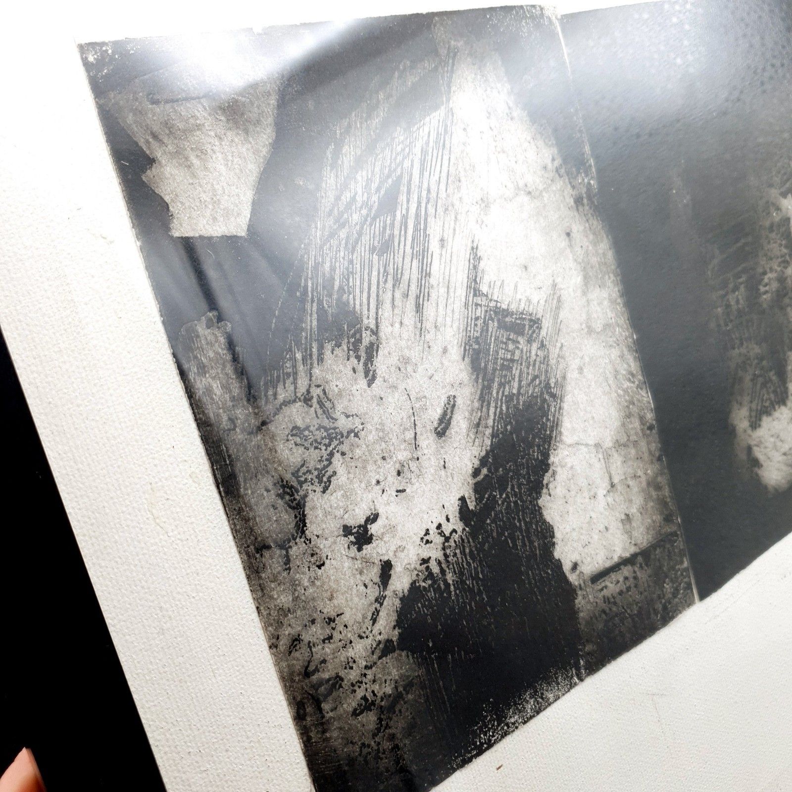 photo furniture Val Bestwick Etchings Mounted On Canvas 2019 'Trio' Black & White Rare L54xh44cm