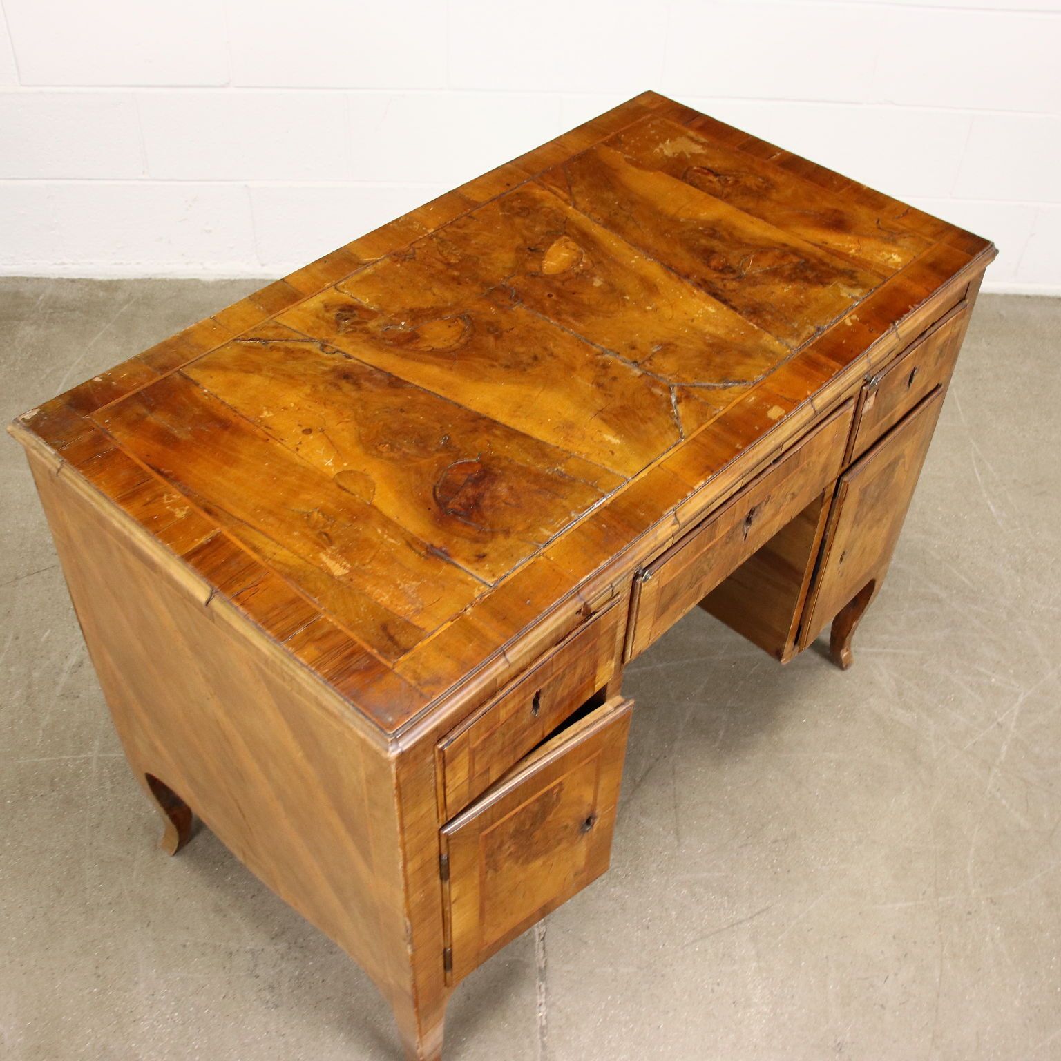 Desk Various Woods Italy XX Century photo for sale