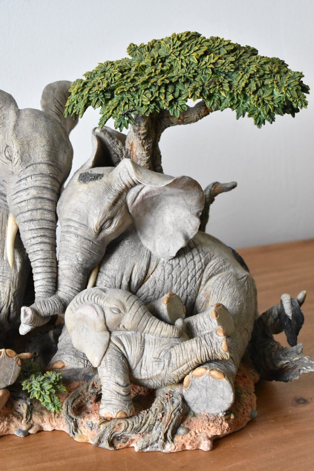 Tuskers Ornament/ Sculpture 'Zzzonked Out' Limited Edition 159/3000 In Box photo vinterior